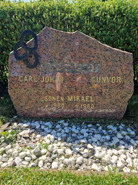 Grave number: 501 26 5354-5356