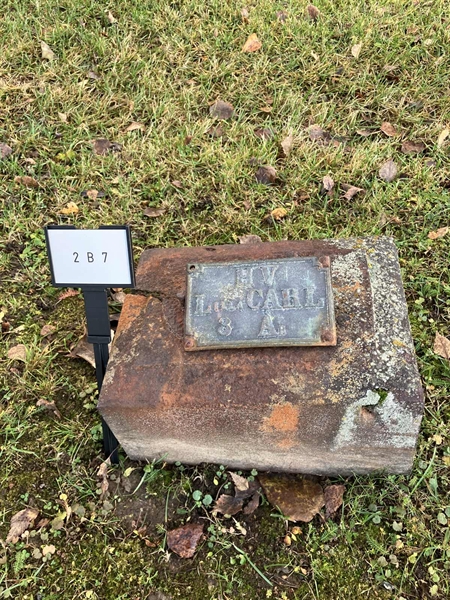 Grave number: 2 B     7