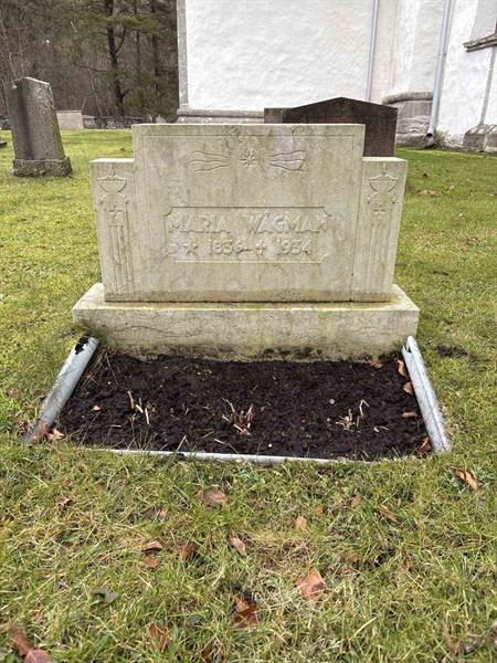 Grave number: L B 28