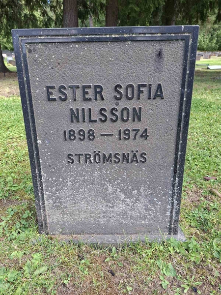 Grave number: 001 2   687