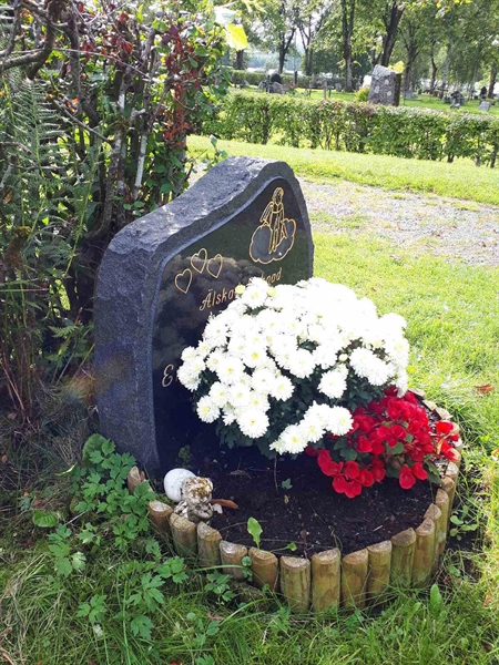 Gravnummer: NK F D    90