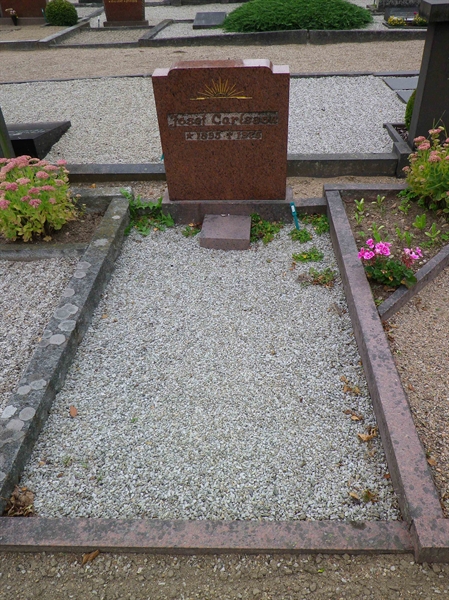 Grave number: OS K   210