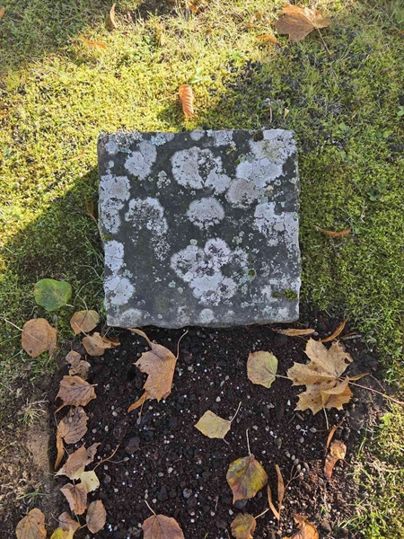 Grave number: Ö A D  1220