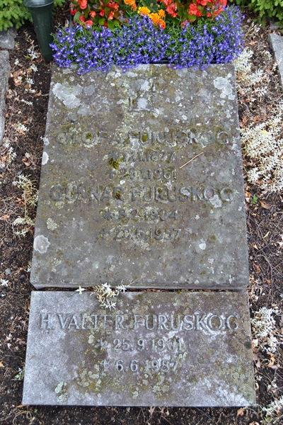 Grave number: 1 B   114