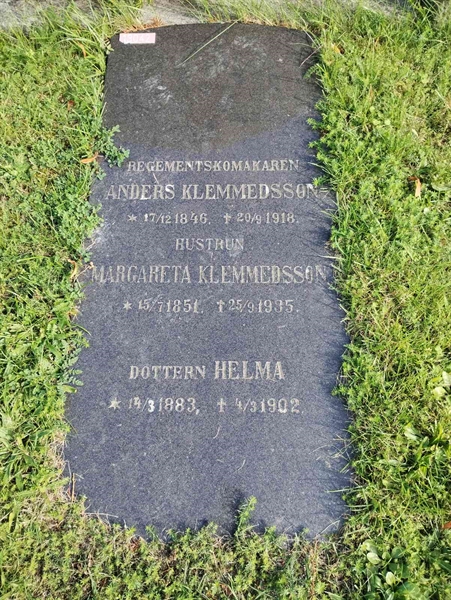 Grave number: NÅ 13    66, 67, 68