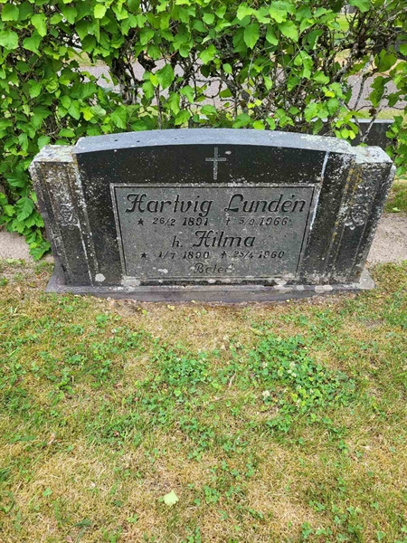 Grave number: Jä 01    70