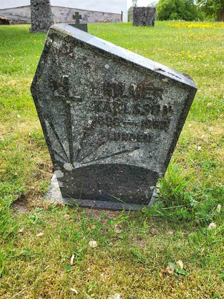 Grave number: kö 01 05   190