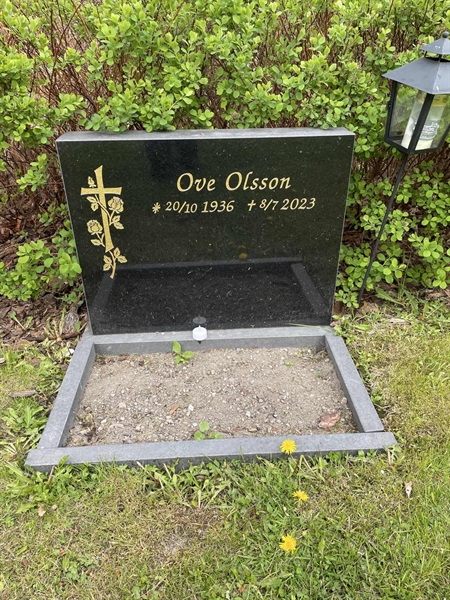 Grave number: 1 D1    71-72