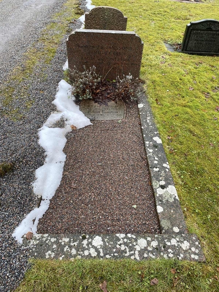 Grave number: 1 P    79