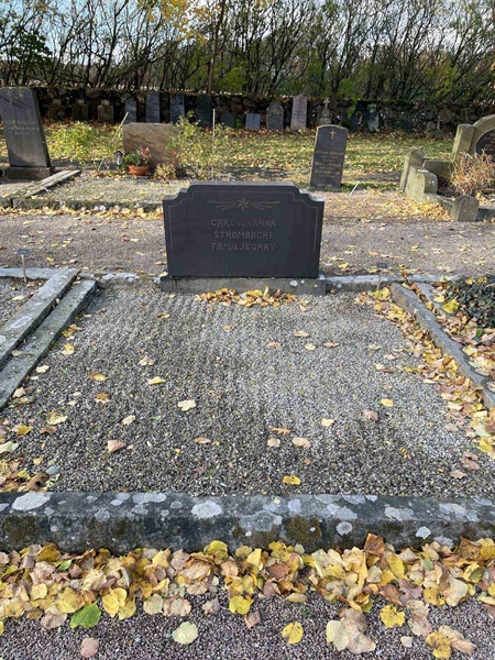 Grave number: VV 5    51, 52