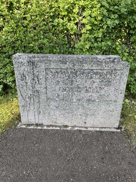 Grave number: 1 J 37