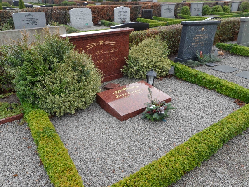 Grave number: ÖTN NVK2    61, 62