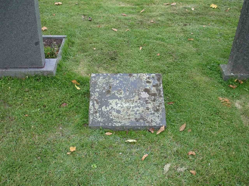 Grave number: FN B     9