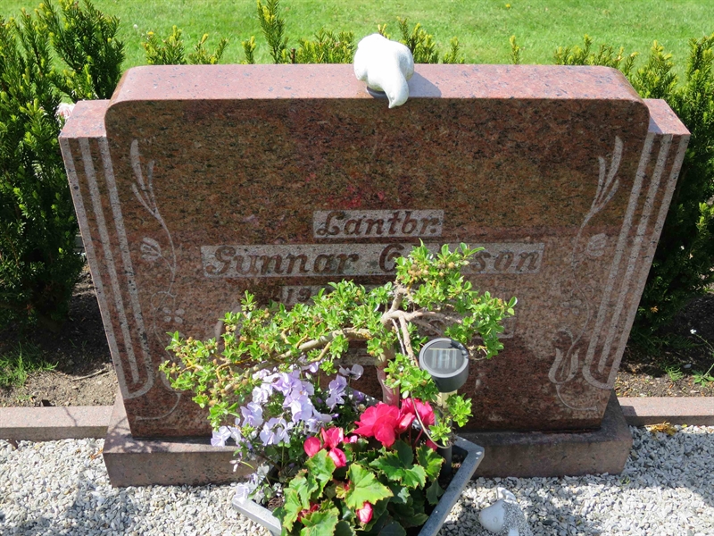 Grave number: HÖB 53     8