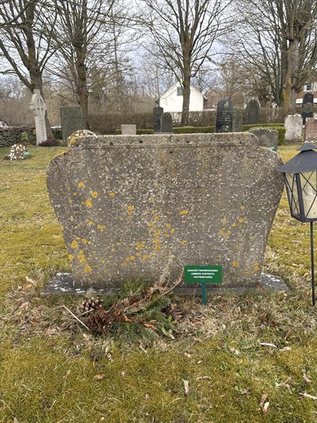 Grave number: LO 6, 7