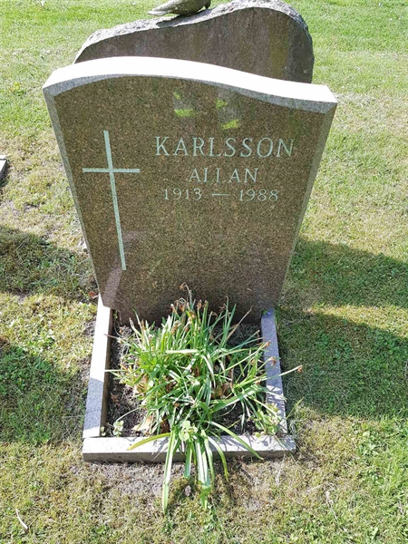 Grave number: 01  4403