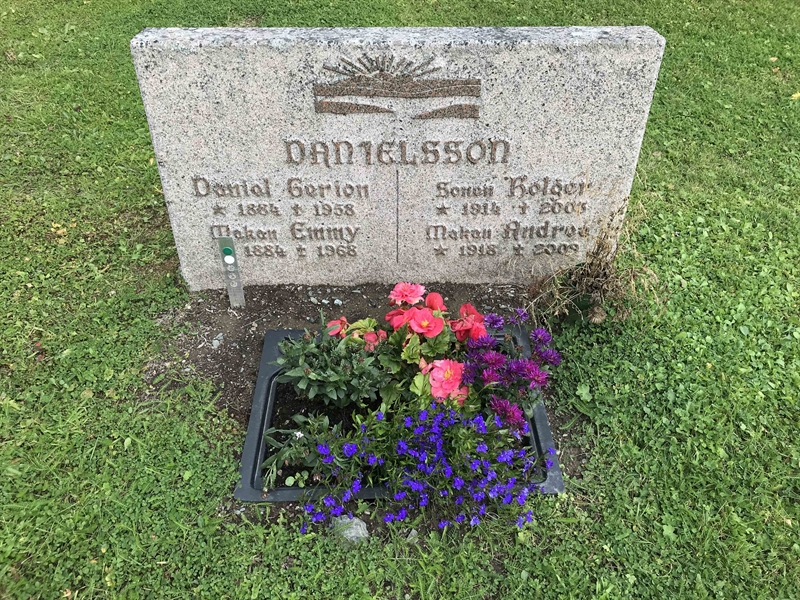 Grave number: UÖ KY   275, 276