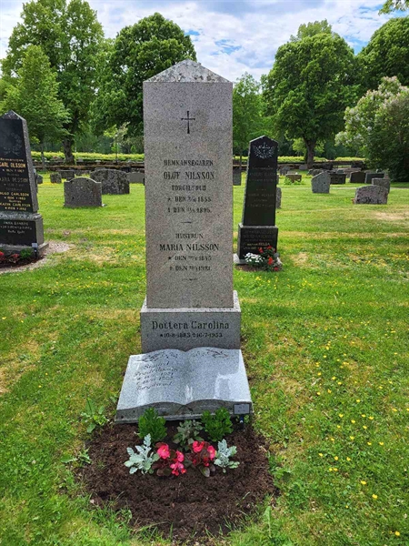 Grave number: kö 01 07    43-44