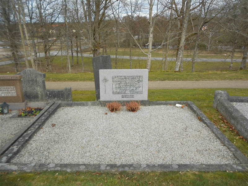 Grave number: NÅ G4   175, 176, 177