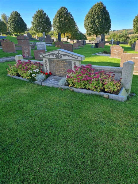 Grave number: KG 09   503, 504, 505