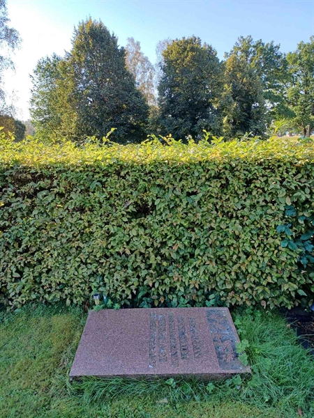 Grave number: OS N   165, 166