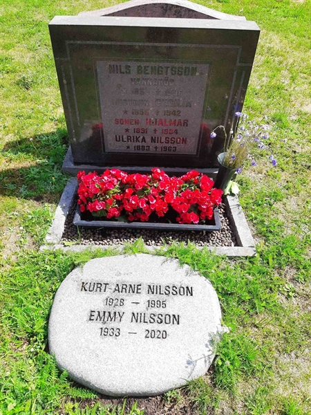 Grave number: M1 P     6