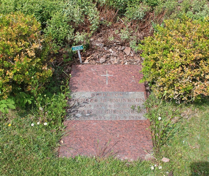 Grave number: Ö 28   128, 129