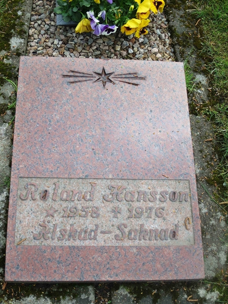 Grave number: HÖB N.UR    30