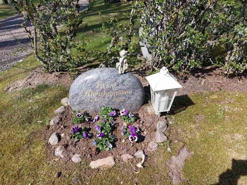 Grave number: HÖ 4   66, 67