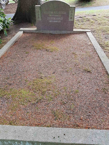 Grave number: 01   564