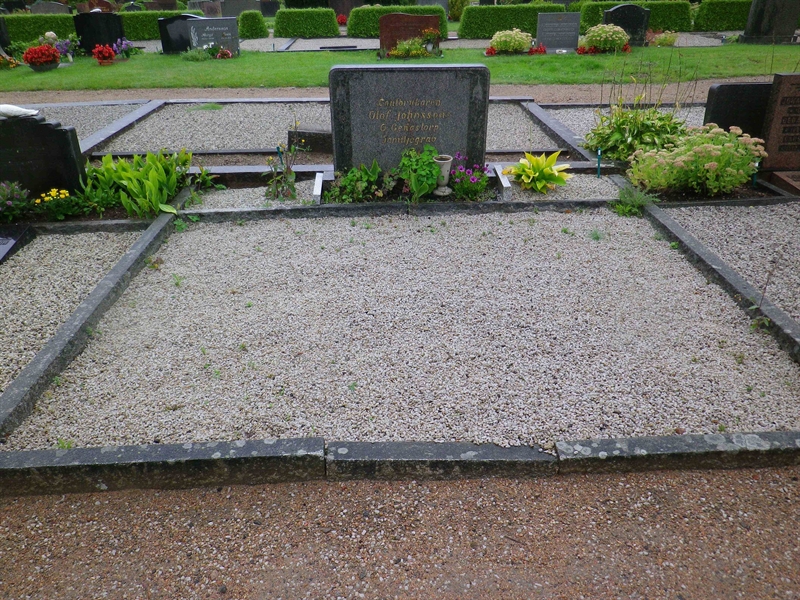 Grave number: OS G   323, 324, 325