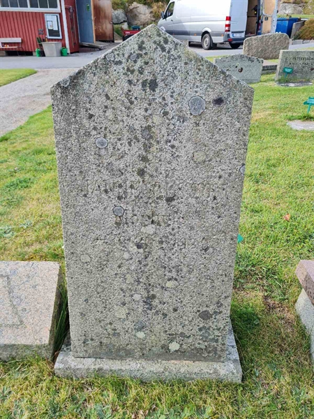 Grave number: F 02   136