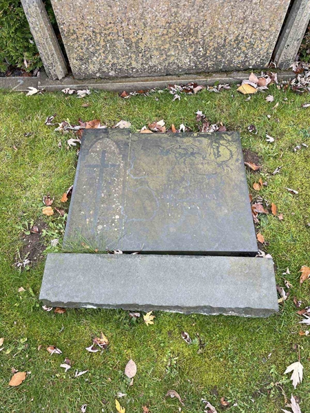 Grave number: VV F    45