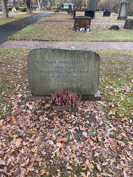 Grave number: VV 4   357, 358
