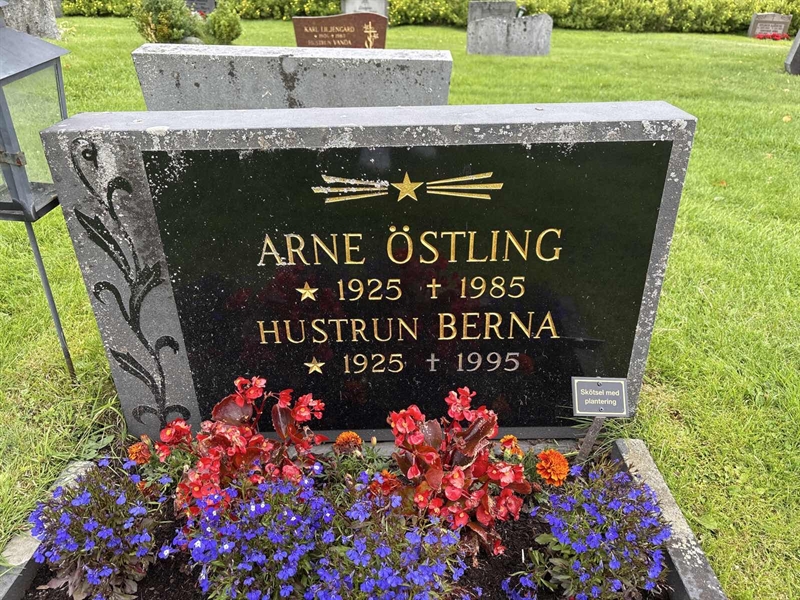 Grave number: SÄ NYA   498-499