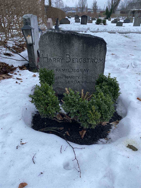 Gravnummer: 1 O   107