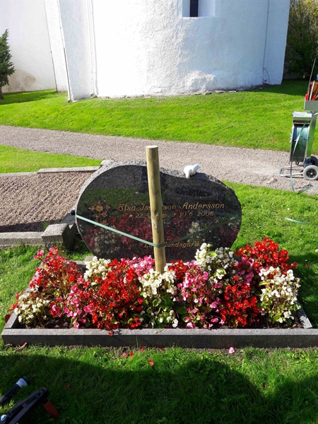 Grave number: TÖ 5   344, 345