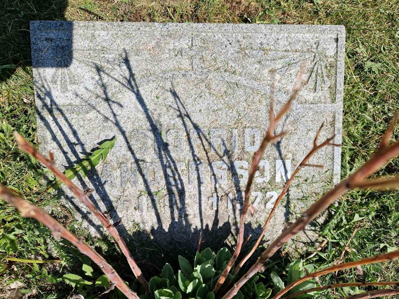 Grave number: 501 27 5372