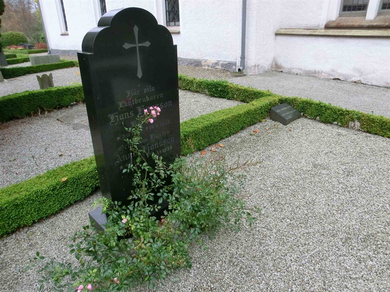 Grave number: ÄS 03    001B