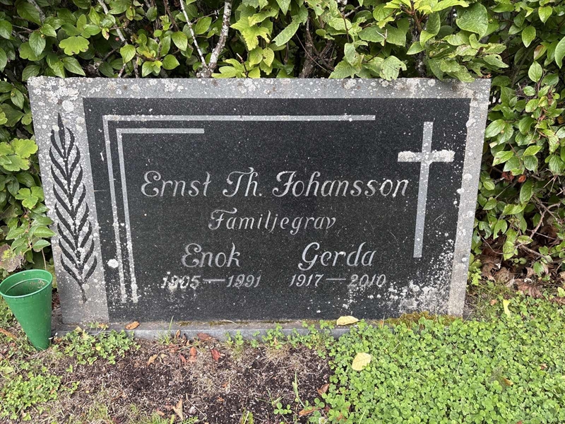 Gravnummer: IN 04   171