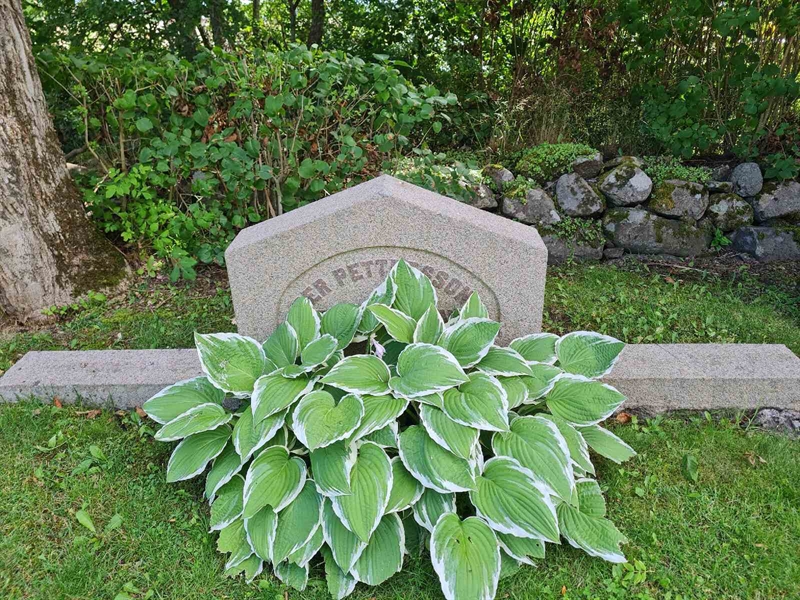 Gravnummer: Ut     3