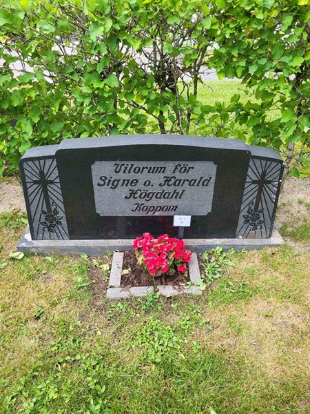 Grave number: Jä 04    32