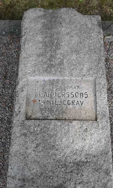 Grave number: HJ    76, 77