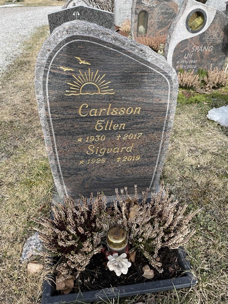 Grave number: R 4U 10