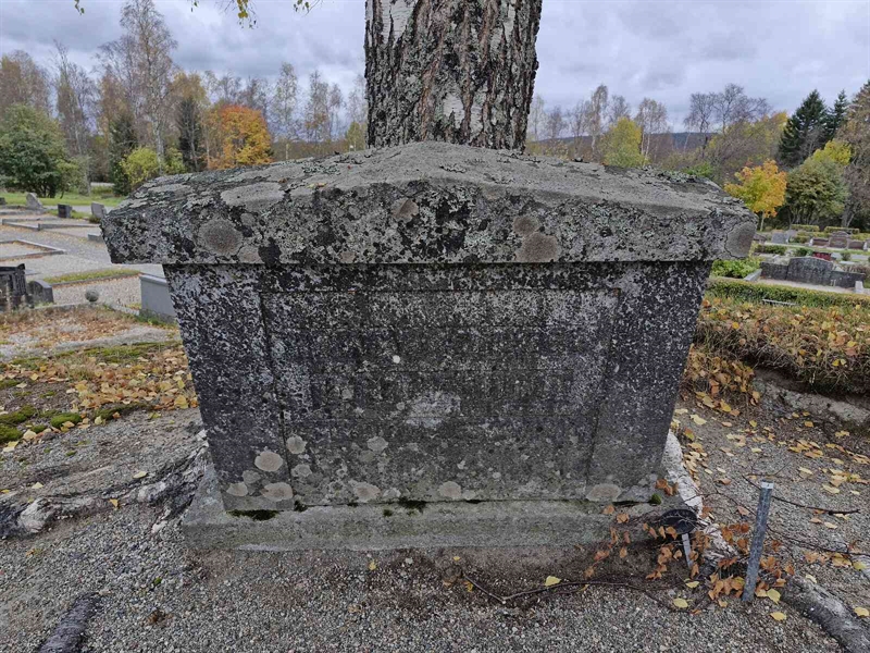 Grave number: AK A    82-84