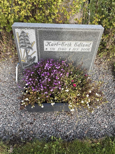 Grave number: 4 N ND   383