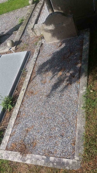 Grave number: TG 004  0574