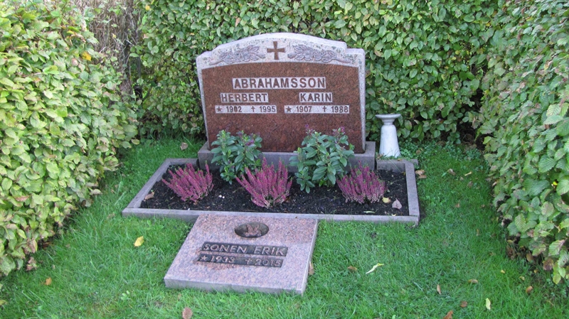 Grave number: HN BJÖRK   195, 196