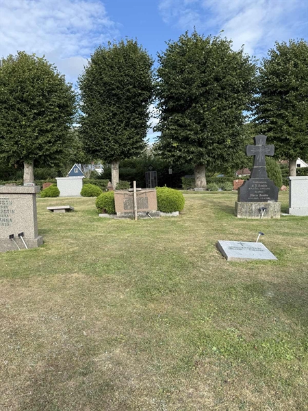 Grave number: ON C   403, 404