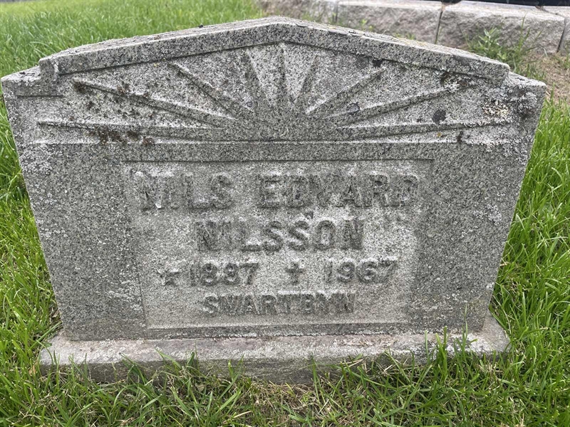 Grave number: 001 1 6  6736